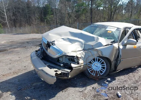 2008 Lincoln Town Car Signature Limited из США, поврежденный, VIN 2LNHM82V38X652067